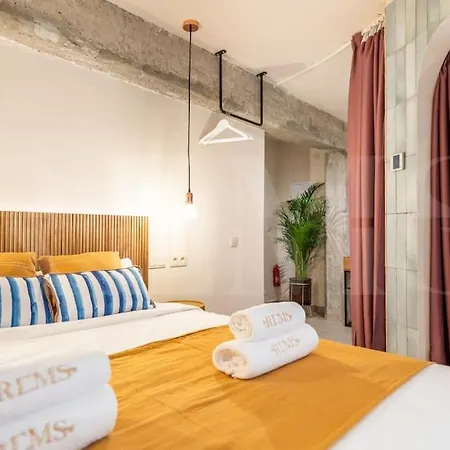 Apartment Stylish With A Street Art Touch By Rems *