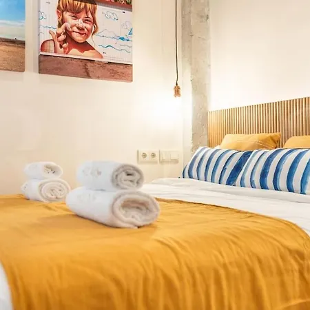 Apartamento Stylish With A Street Art Touch By Rems
